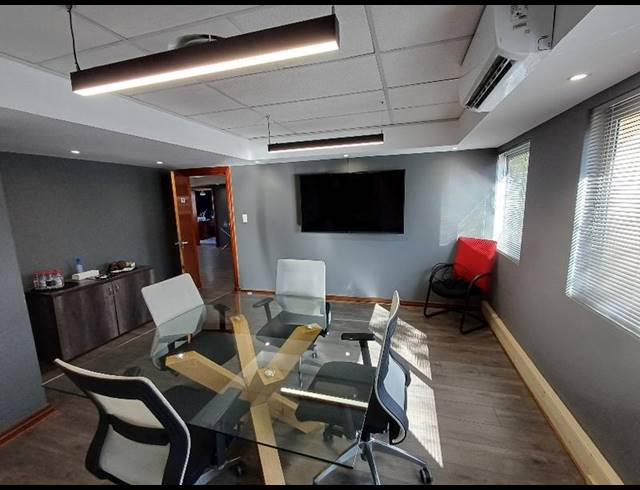 BUSINESS PROPERTY TO RENT IN KOSMOSDAL